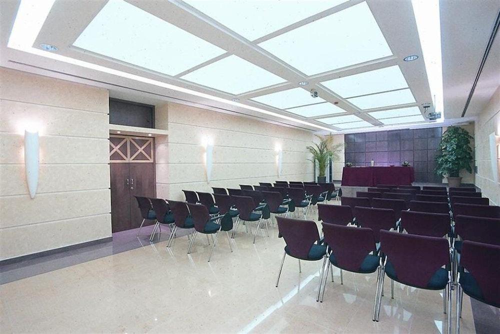 فندق ديجلي إمبيراتوري روما المظهر الخارجي الصورة